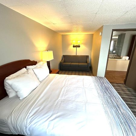 แคลเรียน โฮเต็ล แอนด์ คอนเฟอเรนซ์ เซ็นเตอร์ Hotel บาราบู ภายนอก รูปภาพ