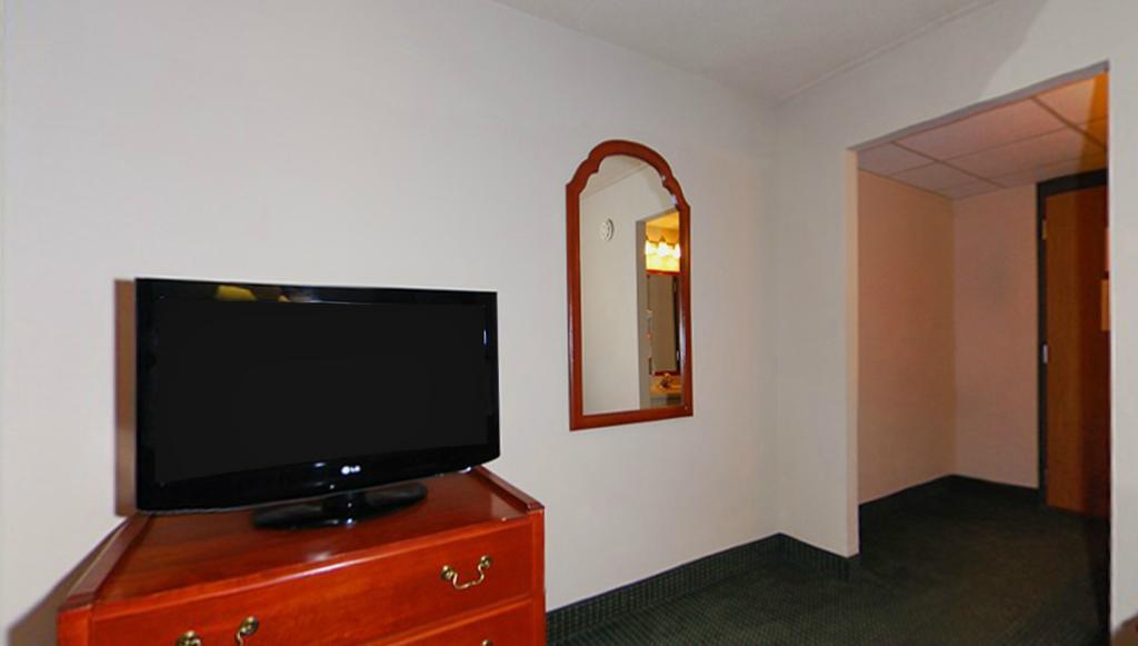 แคลเรียน โฮเต็ล แอนด์ คอนเฟอเรนซ์ เซ็นเตอร์ Hotel บาราบู ภายนอก รูปภาพ