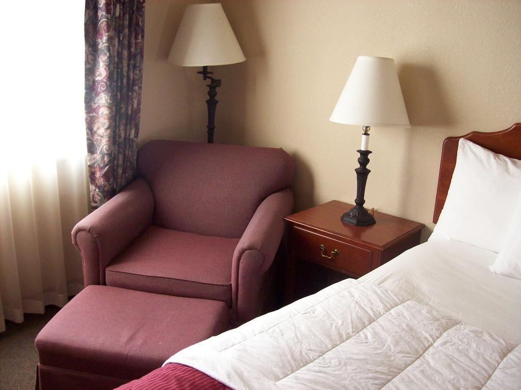 แคลเรียน โฮเต็ล แอนด์ คอนเฟอเรนซ์ เซ็นเตอร์ Hotel บาราบู ภายนอก รูปภาพ