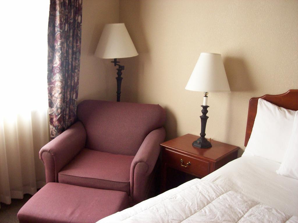 แคลเรียน โฮเต็ล แอนด์ คอนเฟอเรนซ์ เซ็นเตอร์ Hotel บาราบู ภายนอก รูปภาพ