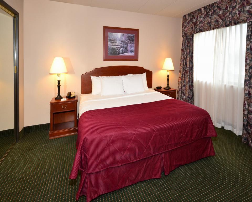 แคลเรียน โฮเต็ล แอนด์ คอนเฟอเรนซ์ เซ็นเตอร์ Hotel บาราบู ภายนอก รูปภาพ
